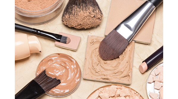 Produtos de maquiagem para pele oleosa (foto: Shutterstock)