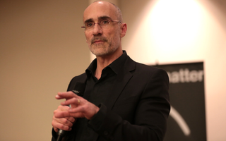 Arthur C. Brooks, especialista em felicidade