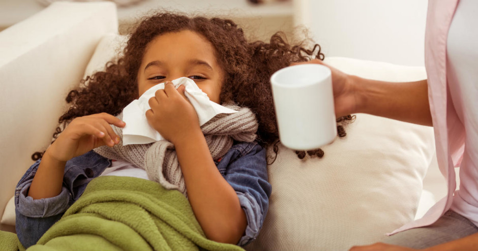 Metade dos pais tenta evitar resfriados nos filhos do jeito errado