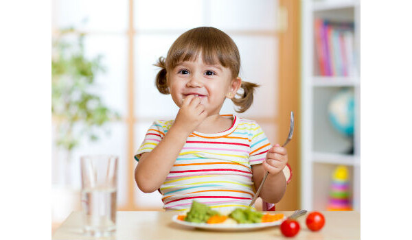 Nutrientes corretos permitem que as crianças cresçam de forma saudável e completa