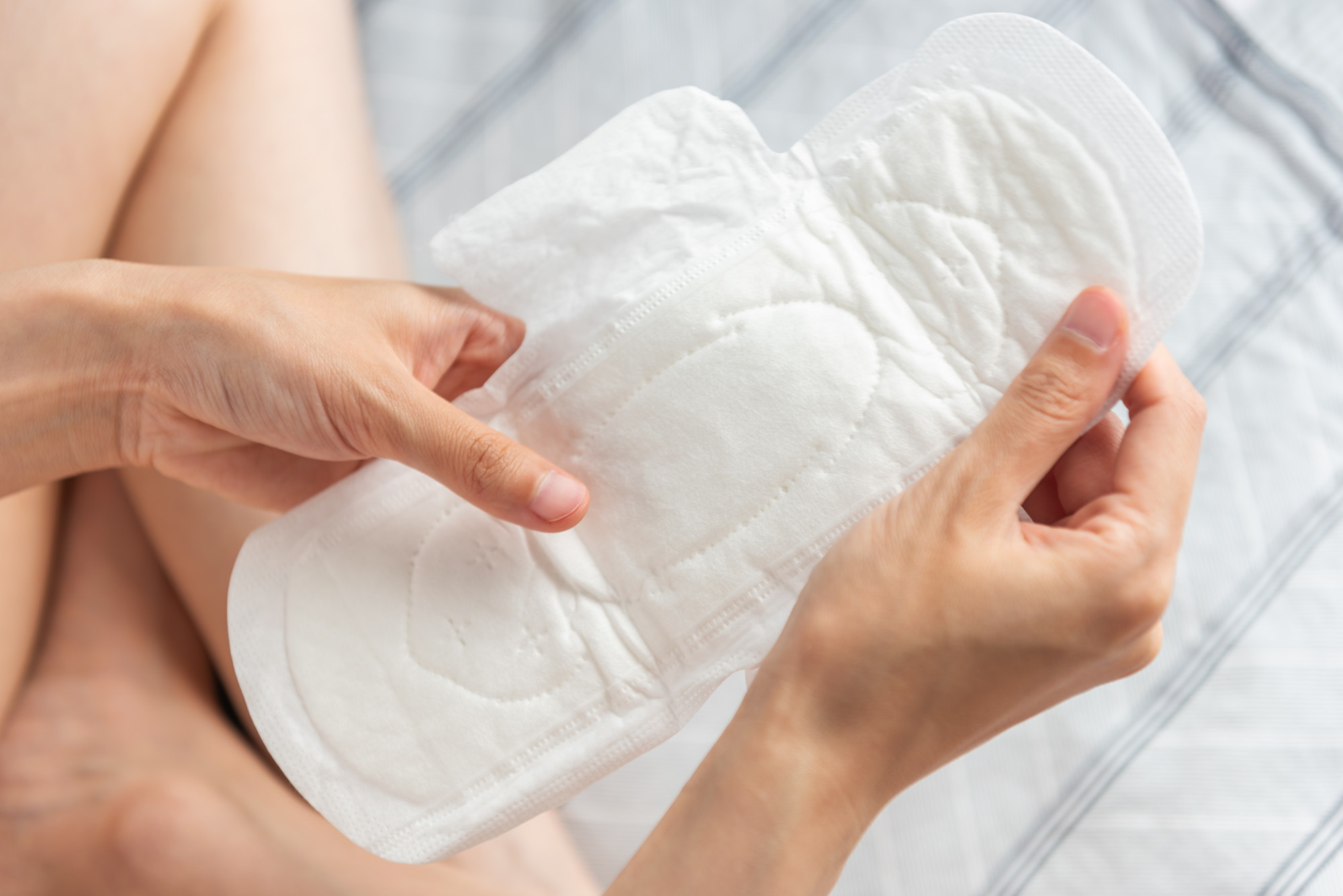 12 Sintomas que indicam que a menstruação está a chegar - Pharma Scalabis