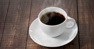 Cafeína estimula enzima que pode prevenir demência