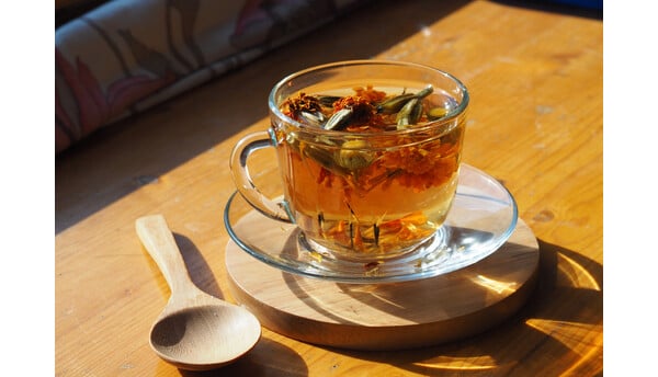 Chá de calêndula: conheça os benefícios e como prepará-lo - Foto: Shutterstock