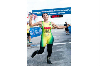 Adriele Silva sonho em ser a primeira mulher bi-amputada a completar o Ironman - foto: divulgação