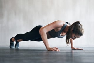 Braços definidos com pilates: aprenda 5 exercícios (foto: Getty Images)
