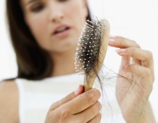 Shampoos podem ajudar na queda de cabelo