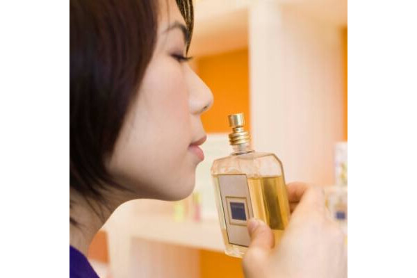 perfume falso pode fazer mal à saúde