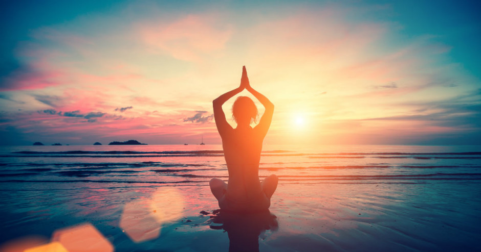 9 Famosos que praticam yoga 