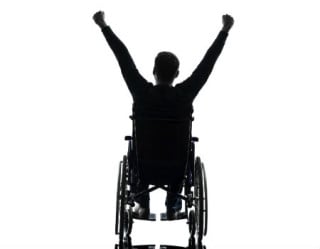Novo tratamento pode ajudar paraplégicos a recuperar movimento das pernas
