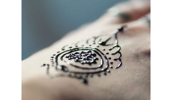Tatuagem de henna: entenda os principais cuidados