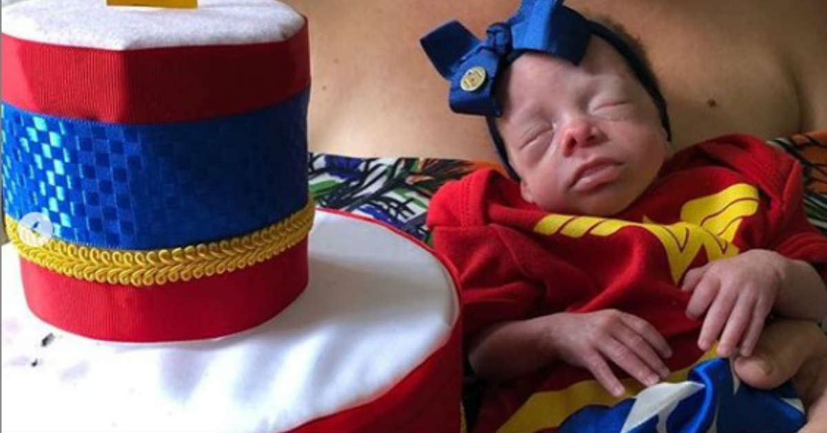 Bebês internados em maternidade escola ganham mesversários da equipe  Neonatal; veja fotos - Ceará - Diário do Nordeste