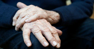 Parkinson: 11 sintomas além dos tremores