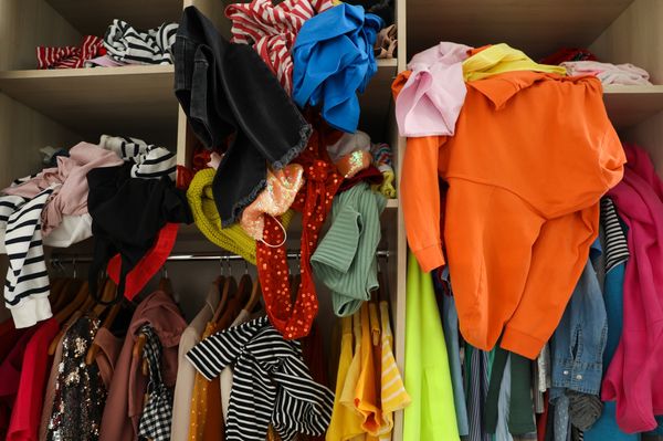 Guarda-roupa desorganizado