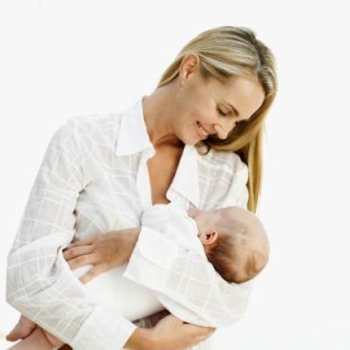 Bebês na UTI Neonatal não precisam ficar distantes da mãe