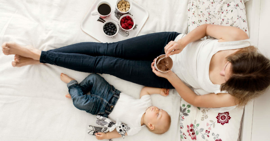 Qual a real relação entre alimentação da mãe e cólica do bebê?