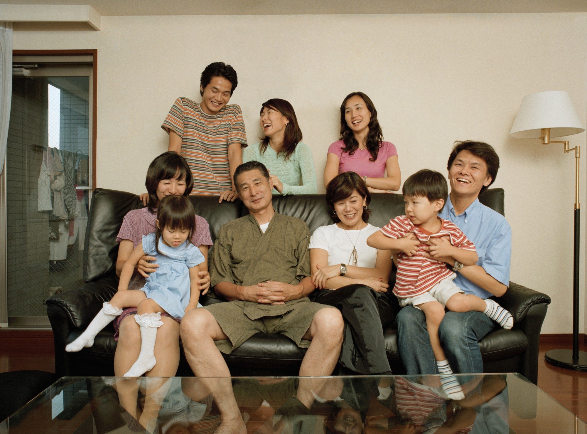 Foto de família japonesa com muitos membros