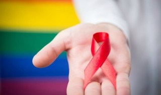 A população LGBT não é a única atingida pelo HIV