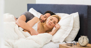 Dormir de conchinha pode reduzir o estresse