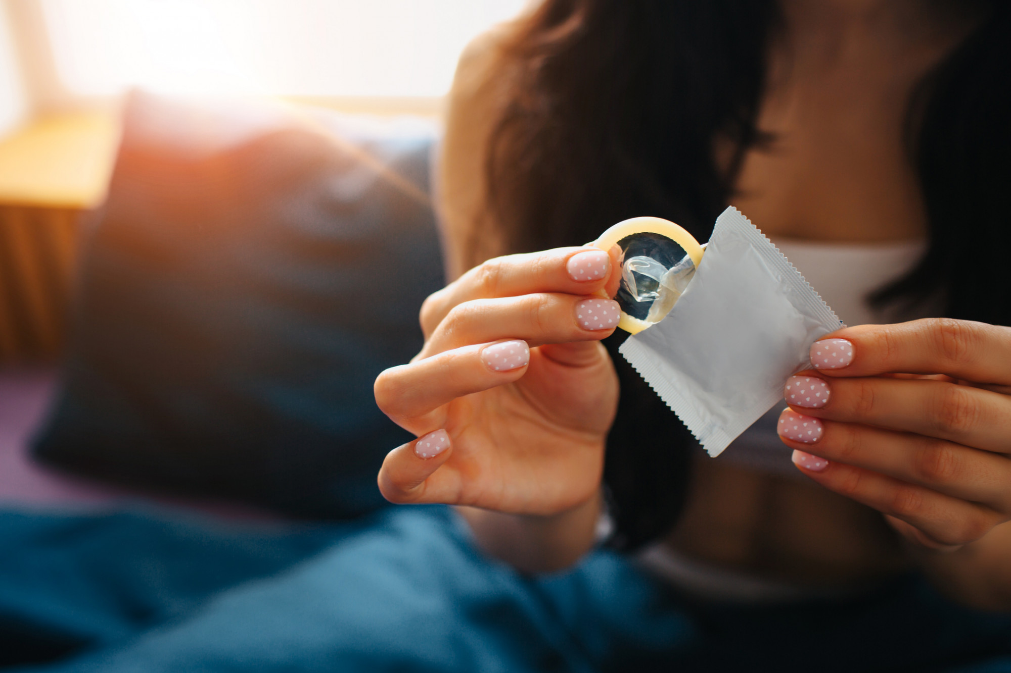 5 maneiras de usar a camisinha para ter mais prazer na transa - Minha Vida