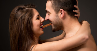 Sexo e chocolate: dupla ajuda a emagrecer e mais 4 benefícios