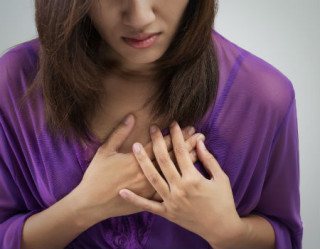 Sintomas de infarto em mulheres: entenda as diferenças