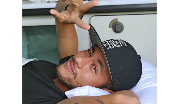 Recuperação de Neymar Jr envolve repouso e fisioterapia