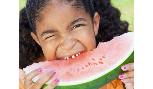 Saiba como introduzir novos alimentos na dieta da criança