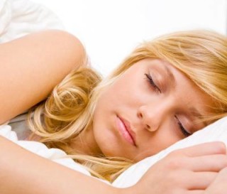 Dormir bem melhora seu desempenho no trabalho - Foto: Getty Images
