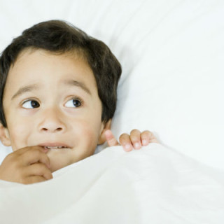 Menino ansioso antes de dormir - Foto: Getty Images