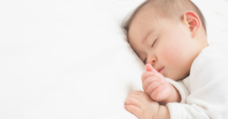 Bebê chinês nasce quatro anos após a morte dos pais