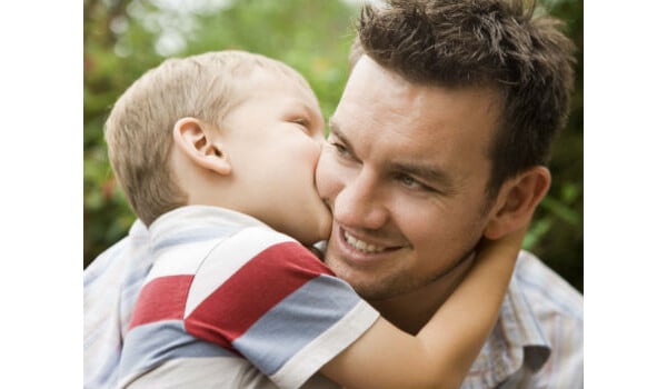 Reconhecer boas atitudes de seu filho faz bem para a autoestima da criança