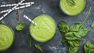 Suco de espinafre é rico em vitamina K - Foto: Getty Images