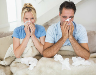 Casal com gripe H1N1 ou resfriado