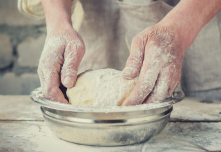 Veja como fazer pão caseiro com fermento natural - Créditos: Gostua/Shutterstock