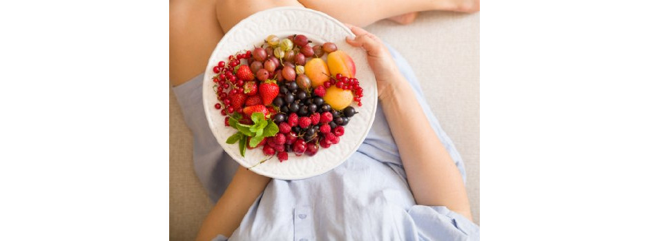 Quem consome poucas frutas tende a optar por alimentos industrializados e gordurosos, que favorece o aparecimento de problemas