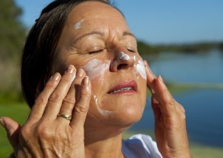 Protetor solar facial - Foto: Shutterstock