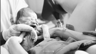 Andressa Suita mostra fotos de parto humanizado