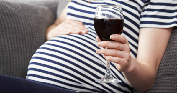 Álcool na gravidez: nenhuma dose é segura para a saúde do feto
