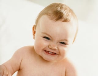 Nascimento dos dentes de leite pede cuidados especiais dos pais