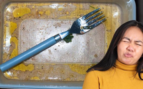 Pote de plástico de gordura e uma mulher com expressão de nojo