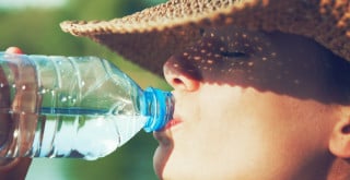 Estudo mostra que beber 500 ml de água já acelera o metabolismo em 30%