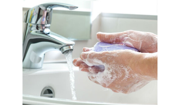 Lavar as mãos pode prevenir desde gripes e resfriados até infecções mais sérias