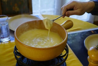 fondue de queijo feito em casa