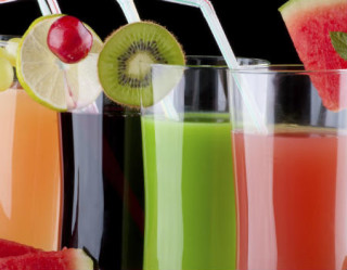 Sucos de frutas podem ser consumidos por quem está de dieta