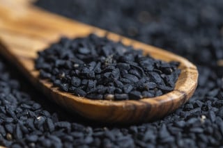sementes de cominho preto