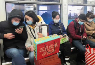 Chineses usam máscaras para evitar contaminação por coronavírus - Foto: Shutterstock