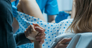 Método com eletrodos diminui a dor no trabalho de parto