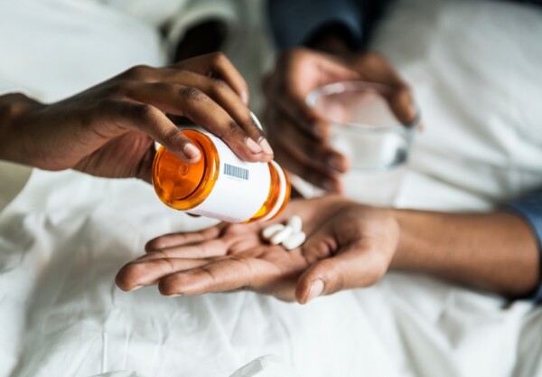 O uso de antibióticos prejudica a flora intestinal? Foto: Rawpixel.com | Shutterstock