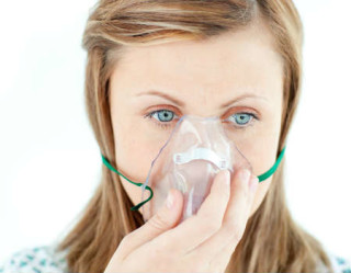 Os principais incômodos da asma grave não controlada podem ser respiração ofegante principalmente à noite