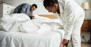 Arrumar a cama pode melhorar a sua vida sexual, diz ciência  